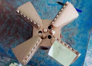 Υψηλά ανοιχτήρια 4 τρυπών ταχύτητας HDD καθαρότητας πρότυπα κομματιών έλξης φτερών PDC ISO9001